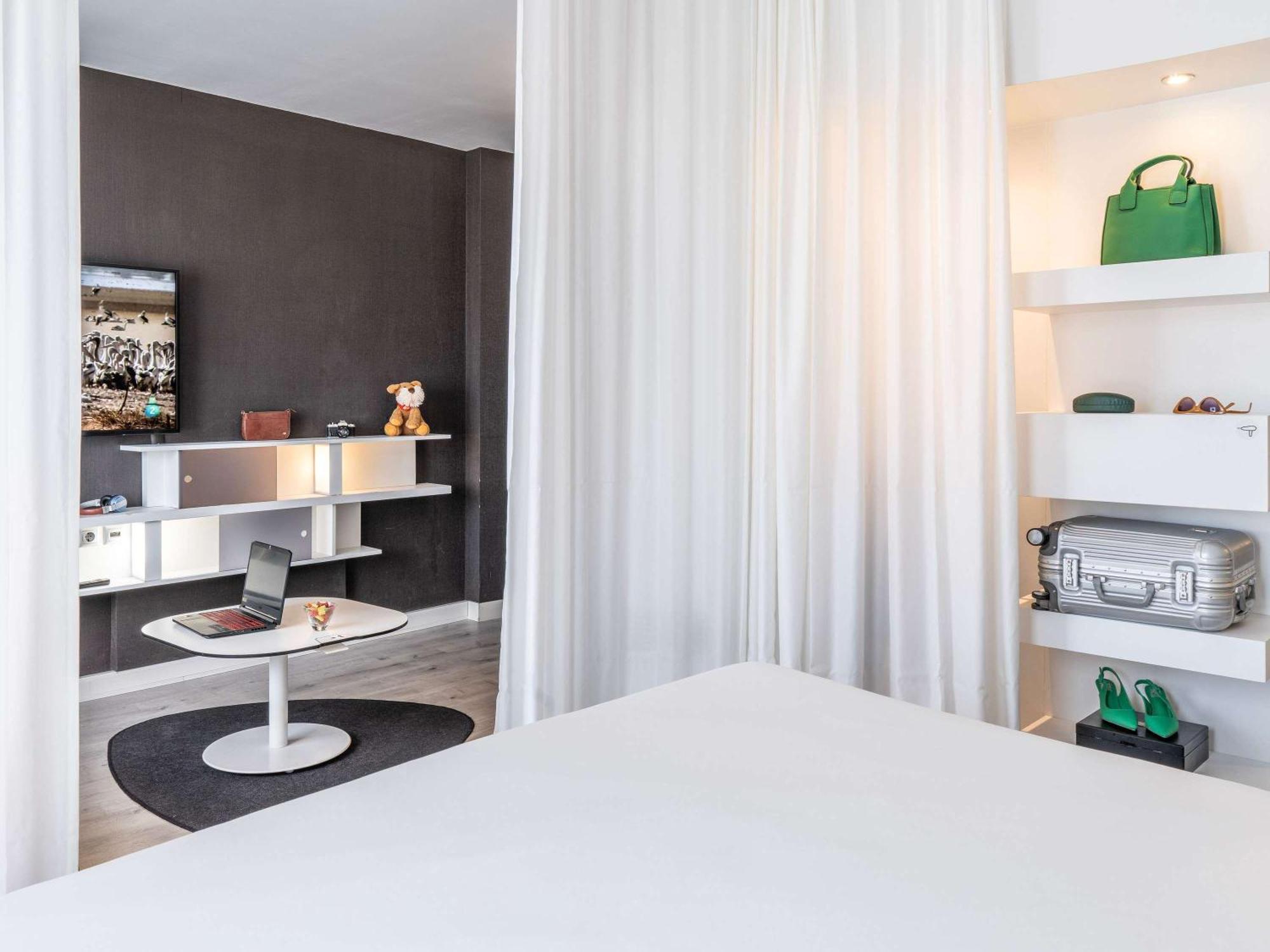 Novotel Suites Malaga Centro Exterior photo